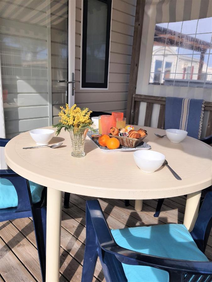 Camping Le Clos Des Pins 호텔 생 힐레르 드 리에 외부 사진