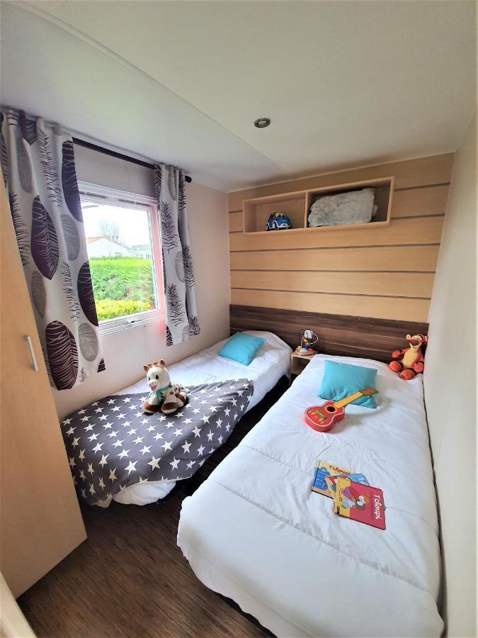 Camping Le Clos Des Pins 호텔 생 힐레르 드 리에 외부 사진