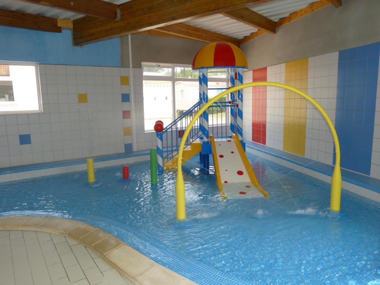 Camping Le Clos Des Pins 호텔 생 힐레르 드 리에 외부 사진